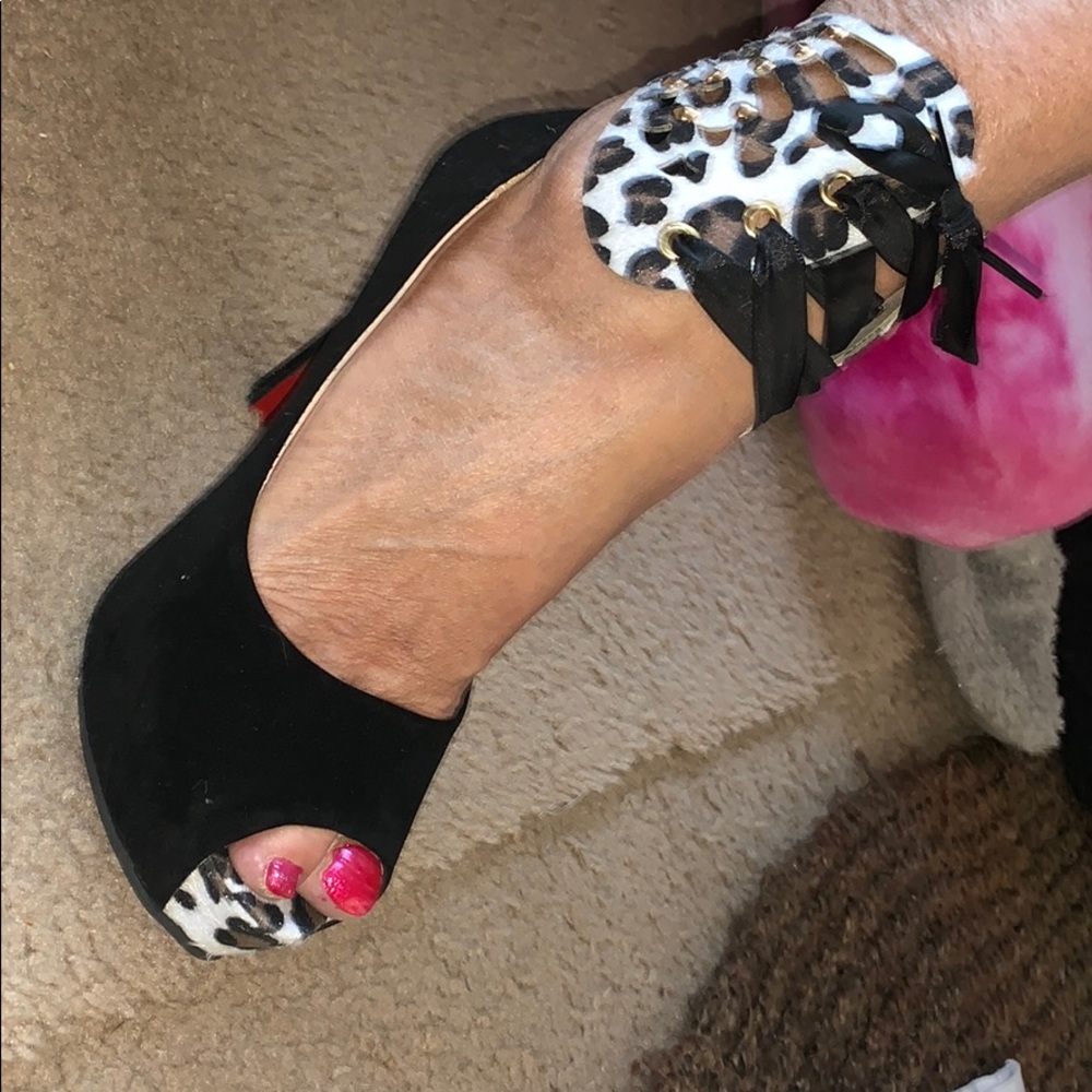 Tie up heel